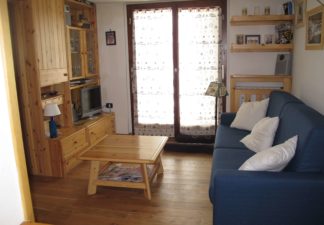 Little renovated TWO ROOMS