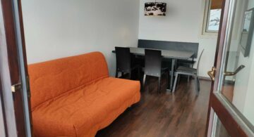 Monolocale con nicchia e box auto