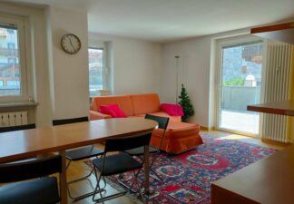 Bright four rooms in center