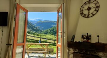 Ensoleillé appartement dans la colline du Giomein